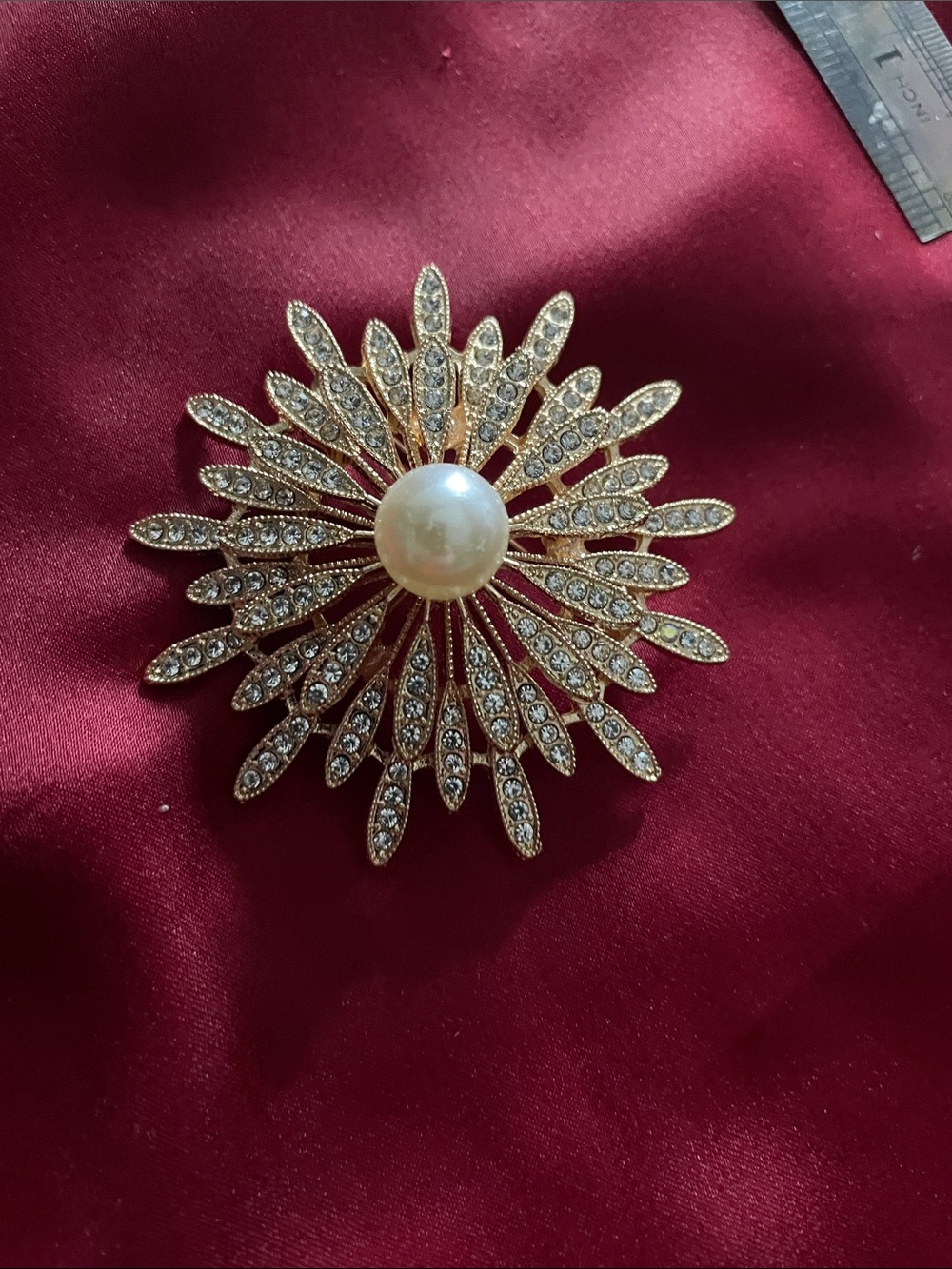 Source Unknown Gold Brooch with Pearl & Clear Crystals